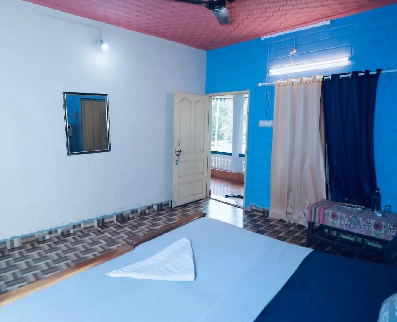Hostel Paradise Inn Beach Resort Varkala